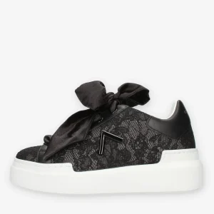 Ed Parrish Sarah Sneakers nere in pizzo con lacci in raso
